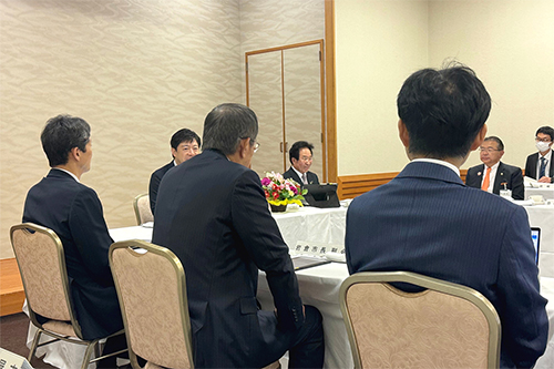 市長が愛知県市長会 役員会に出席している写真