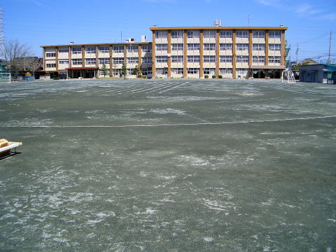 瀬部小のグラウンド貯留部の風景