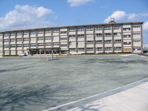 写真:千秋中学校グラウンド全景