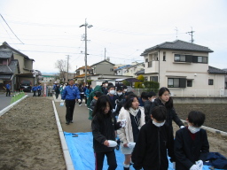 毛受緑道 植樹祭写真3