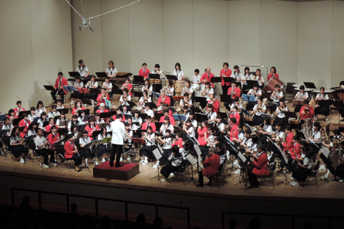 写真：中学生と消防音楽隊ふれあいコンサートの様子の写真