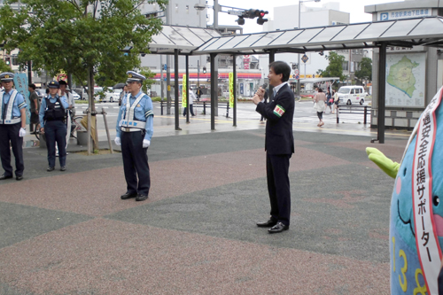 写真：街頭啓発の様子の写真