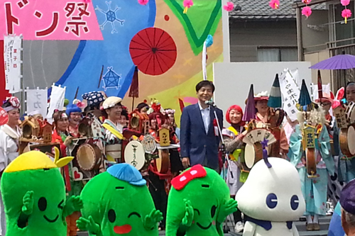 写真：全国選抜チンドン祭の様子の写真