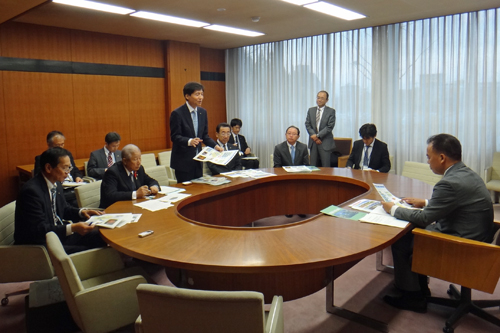 写真：新濃尾大橋架橋促進期成同盟会の様子