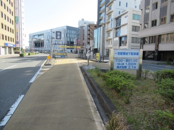 一宮駅東地下駐車場入口の画像