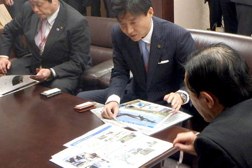 写真：新川五条川改修促進期成同盟会 国への要望の様子