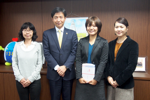 写真: JICA青年海外協力隊 表敬訪問の様子