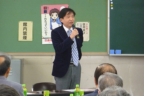 町会長会議で説明している写真