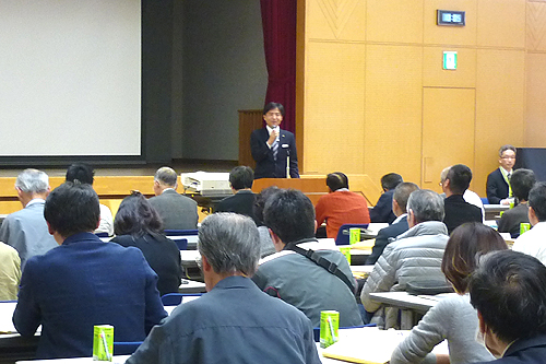 町会長会議で説明している写真