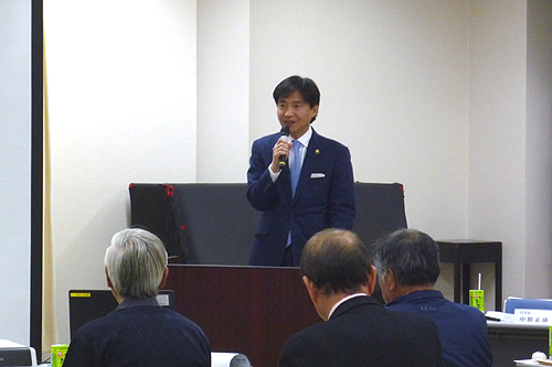 町会長会議で説明している写真