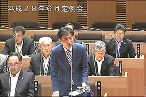 議会の様子の写真