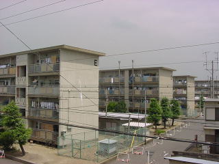 写真：大山住宅（鉄筋コンクリート4階建）　外観