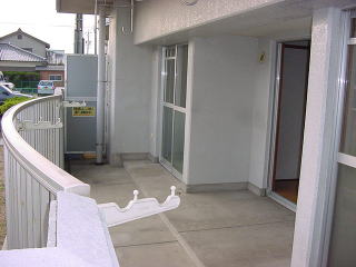 写真:苅安賀住宅 ベランダ