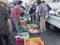 写真：朝市の様子