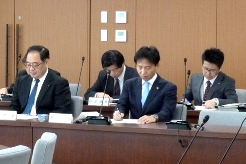 議会運営委員会の様子の写真