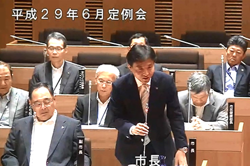 本会議の様子の写真