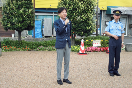 宮西連区防犯パトロール隊出発式での市長あいさつの写真