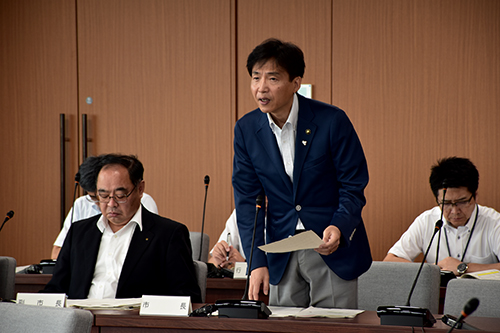 議会運営委員会の様子の写真