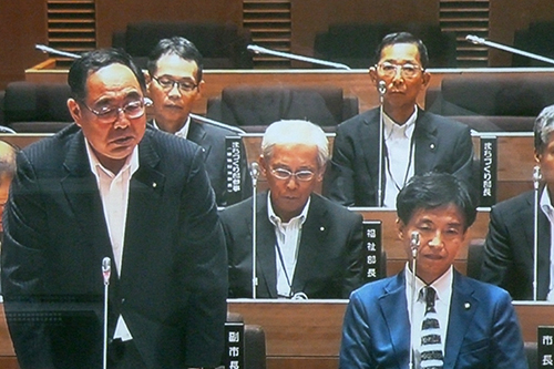 議会の様子の写真