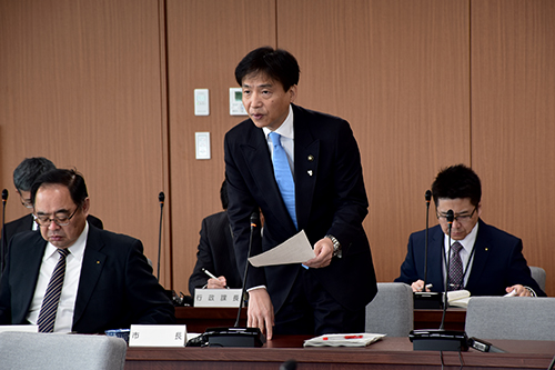 議会運営員会の様子の写真