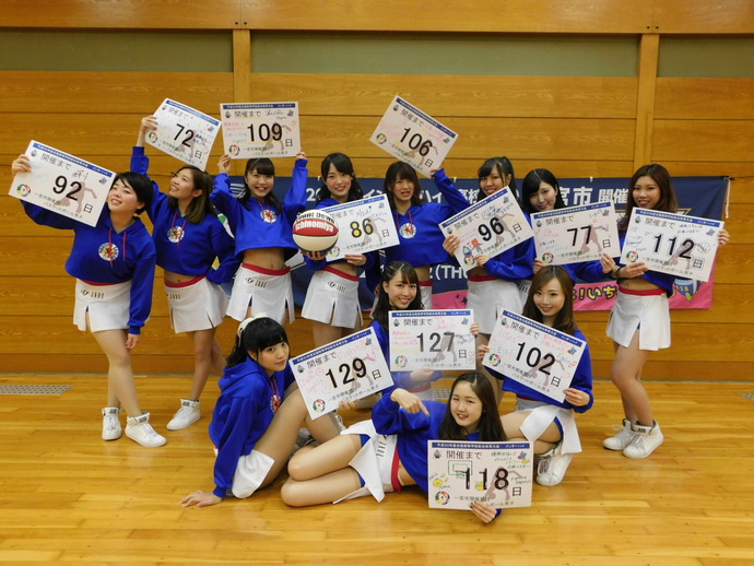 集合写真：FE girls（エフイーガールズ）