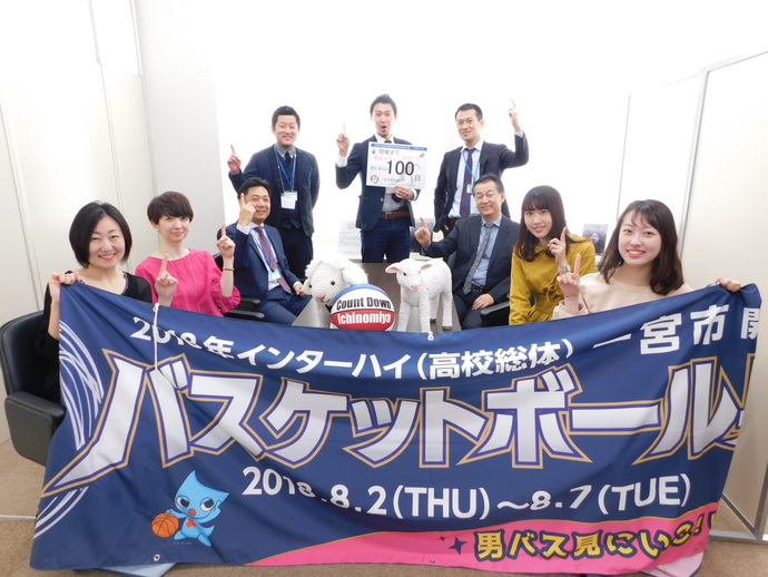 写真：開催前100日　豊島株式会社のみなさん2