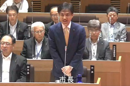 議会の様子の写真