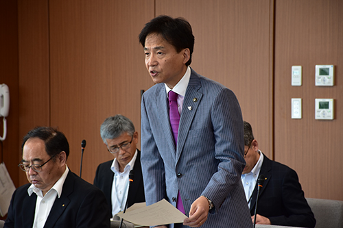 議会運営委員会の様子の写真