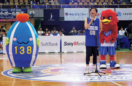 写真:一宮市で開催のインターハイをPRする市長