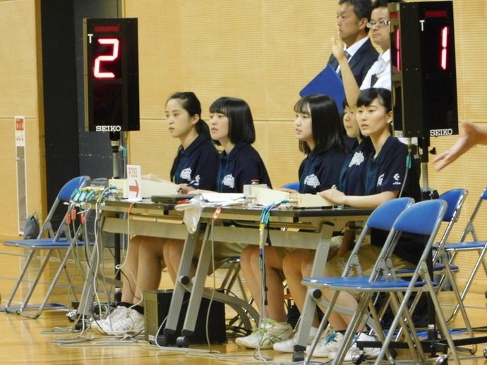 写真：コートサイド席