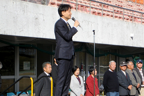 あいさつする市長の写真