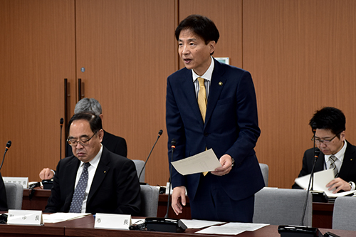 議会運営委員会の様子の写真