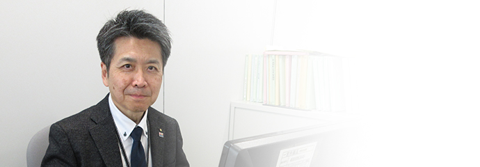 財務部長の写真