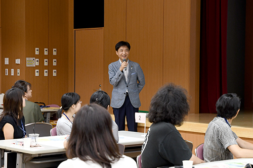 あいさつをする市長の写真