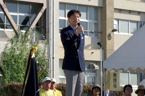 あいさつする市長の写真