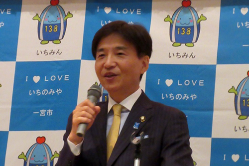 あいさつする市長の写真