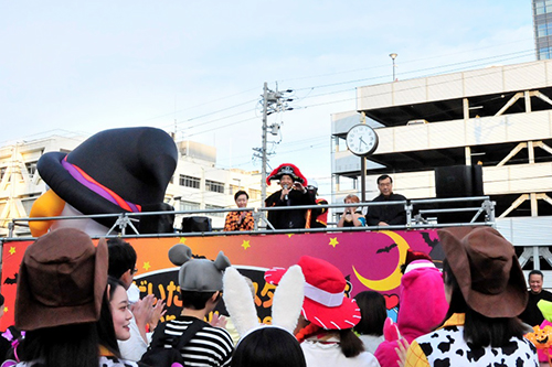 あいさつする市長の写真