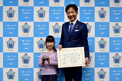 写真:記念撮影の様子