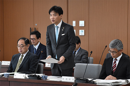 議会運営委員会の様子の写真