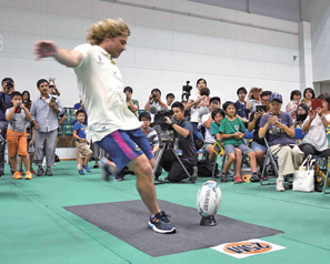 ラグビー交流イベントの様子の写真