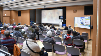 申告会場の待合の様子