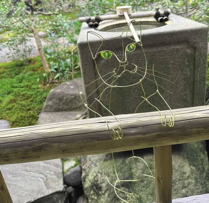 ワイヤーアート作家水谷一子による作品『cat』