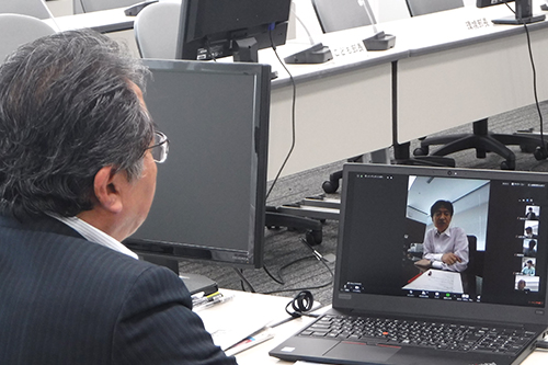 新型コロナ連絡会議の様子の写真