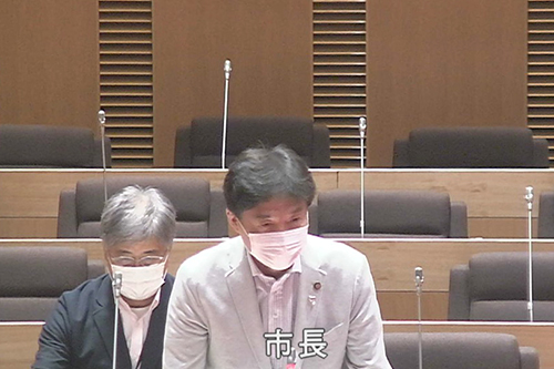 本会議(一般質問)の様子の写真