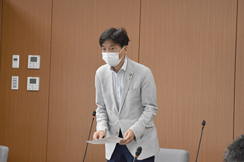 議会運営委員会の様子の写真