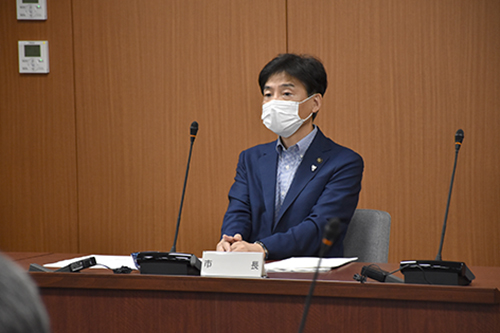 議会運営委員会の様子の写真