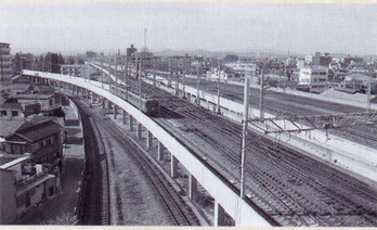 写真：鉄道高架　全線開通