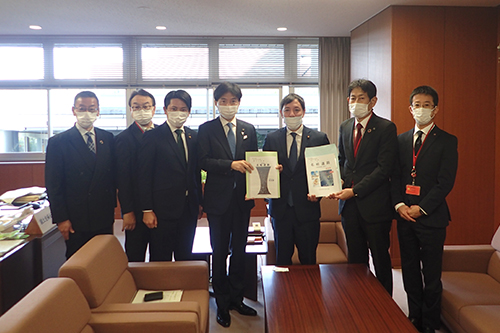 名岐道路整備促進期成同盟会 国への要望の様子の写真