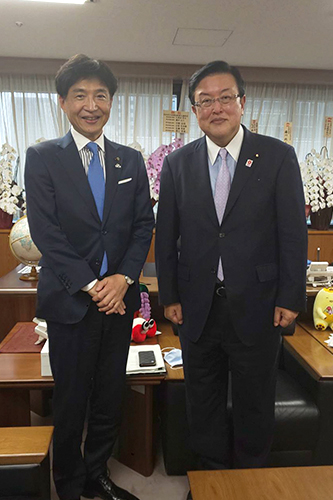 長坂経済産業副大臣　訪問の様子の写真