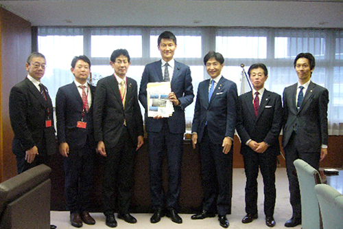新濃尾大橋架橋促進期成同盟会 要望活動の様子の写真